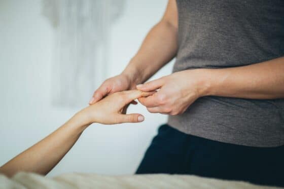 “Pour vivre en symbiose” Joffrey Chassagne est acupuncteur, praticien en médecine énergétique chinoise